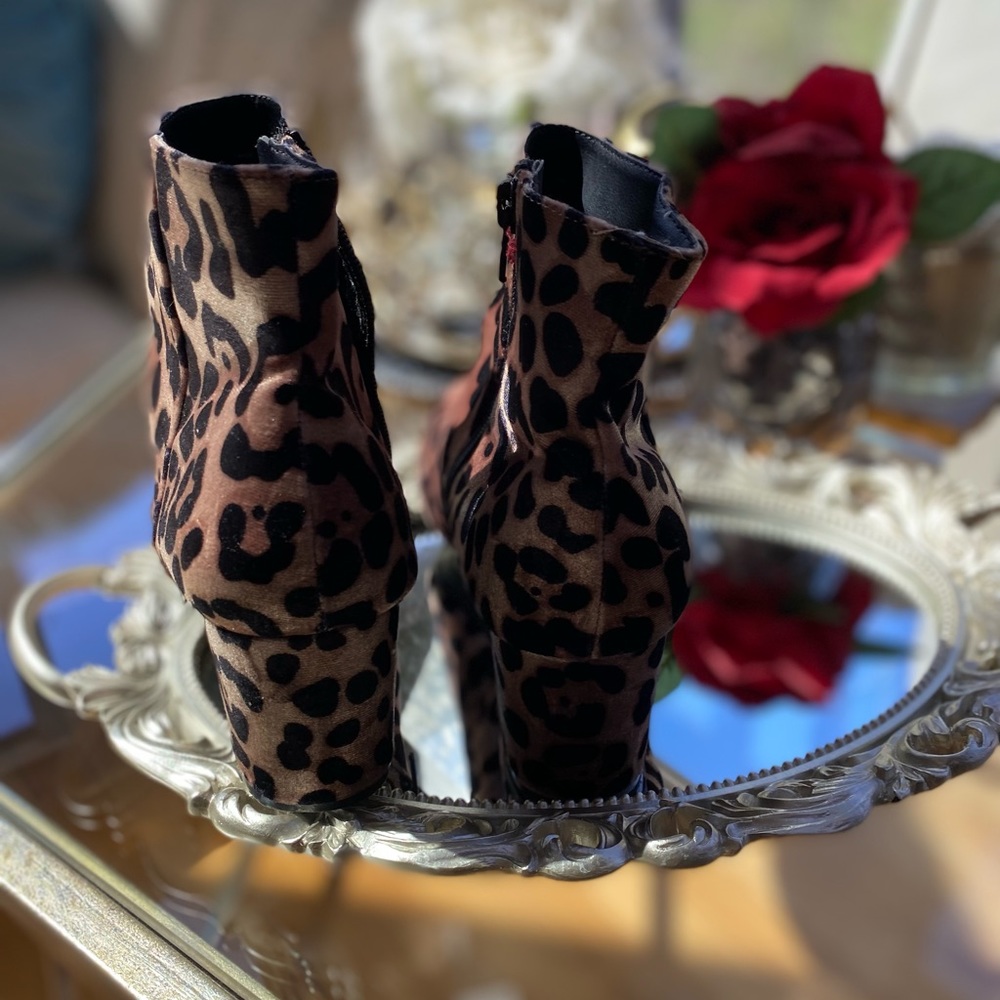Leopard boots - Picture 8 of 10